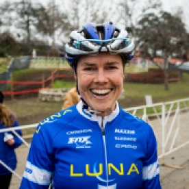 Georgia Gould (LUNA Chix Pro Team)! 4th in Women's Elite. One of the top women's MTB XC racers in the world!!